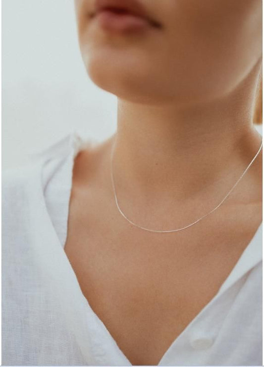 GleamChain – Elegant Silver Beading